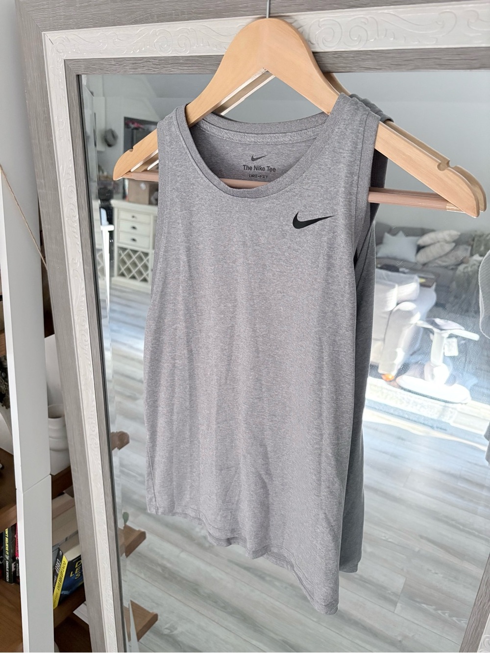 Nike Women’s Light Gray Dri-FIT Workout Tank Top